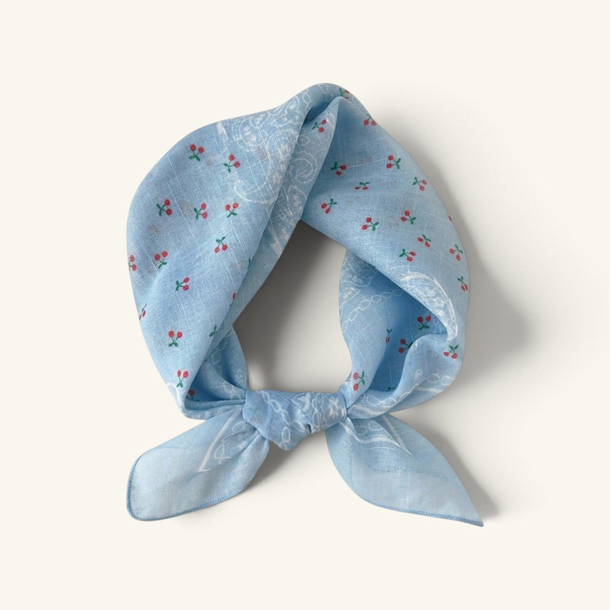 RecloStudio Summer-Bundle Halstuch in Hellblau mit Kirschmuster aus leichtem Baumwollmix