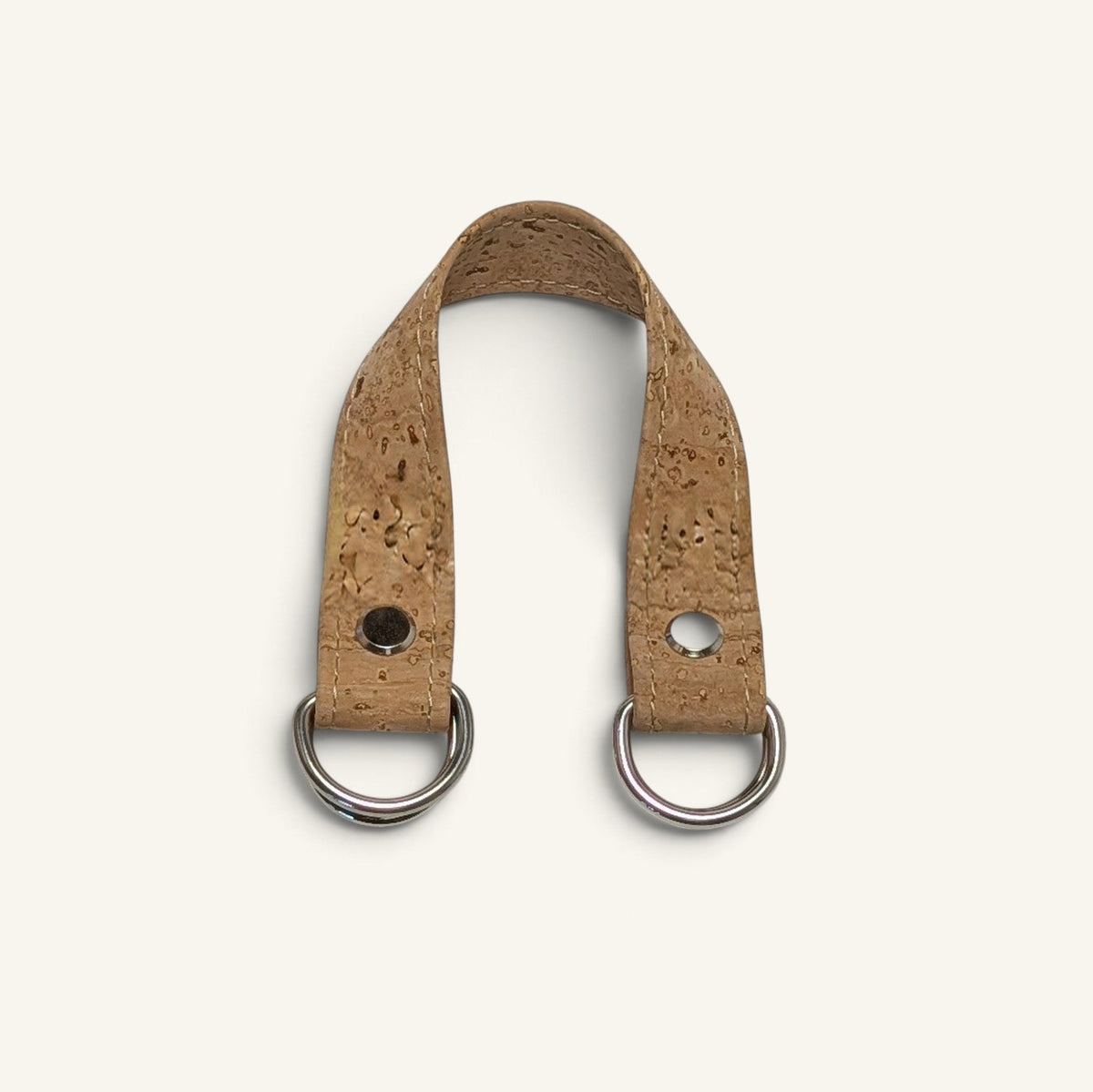 RecloStudio Taschenhenkel aus nachhaltigem Kork mit silberfarbenen Metallringen für Halstuch-Taschen