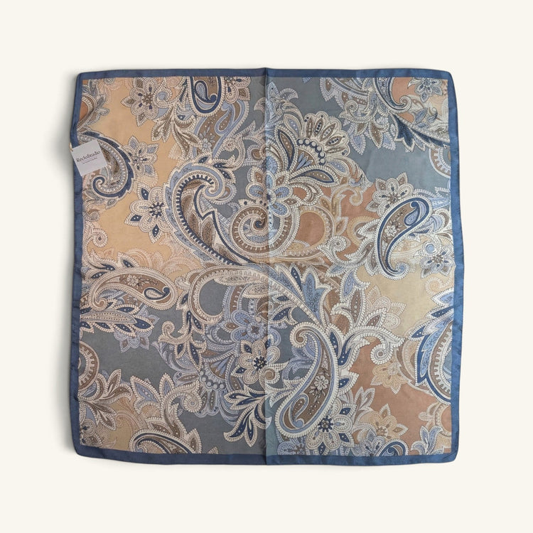 RecloStudio quadratisches Halstuch mit Paisley-Muster in Navy, Creme und Taupe aus seidig-weichem Polyester
