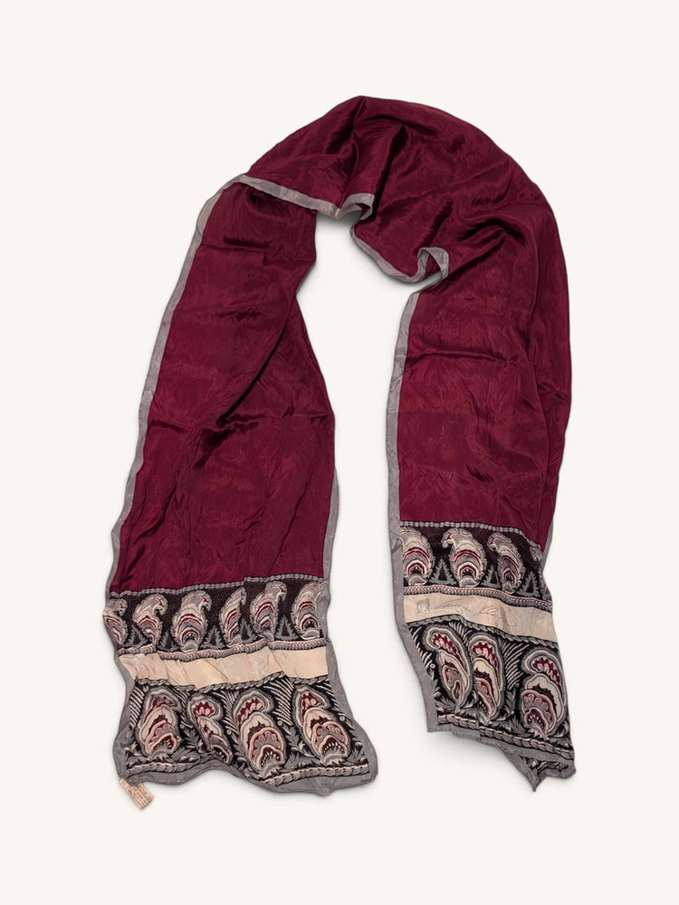 RecloStudio Vintage Schal aus weinroter Seide mit Paisley-Muster und zartem Schimmer